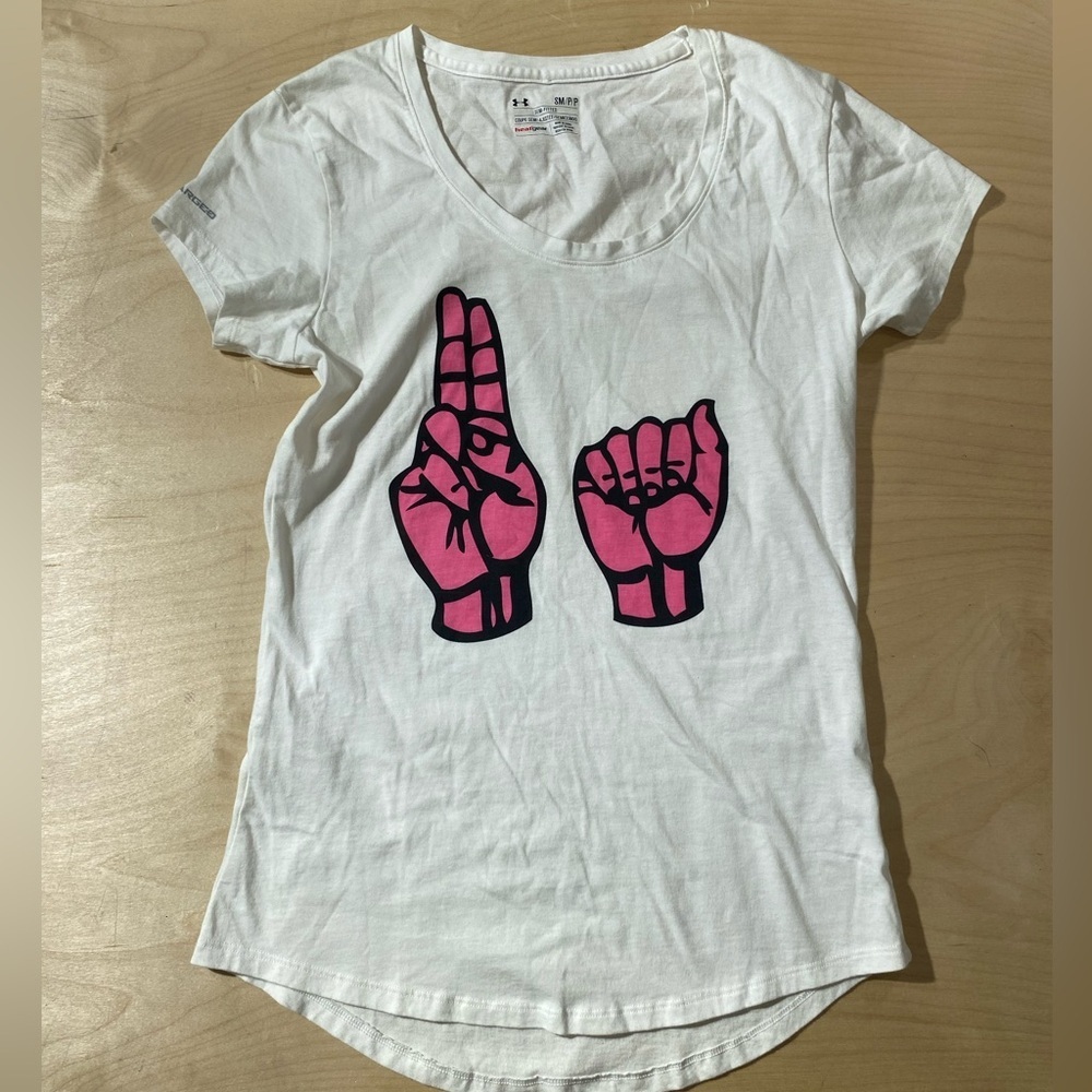 Under Armour White T-Shirt with Pink Graphic Small (MZ)
